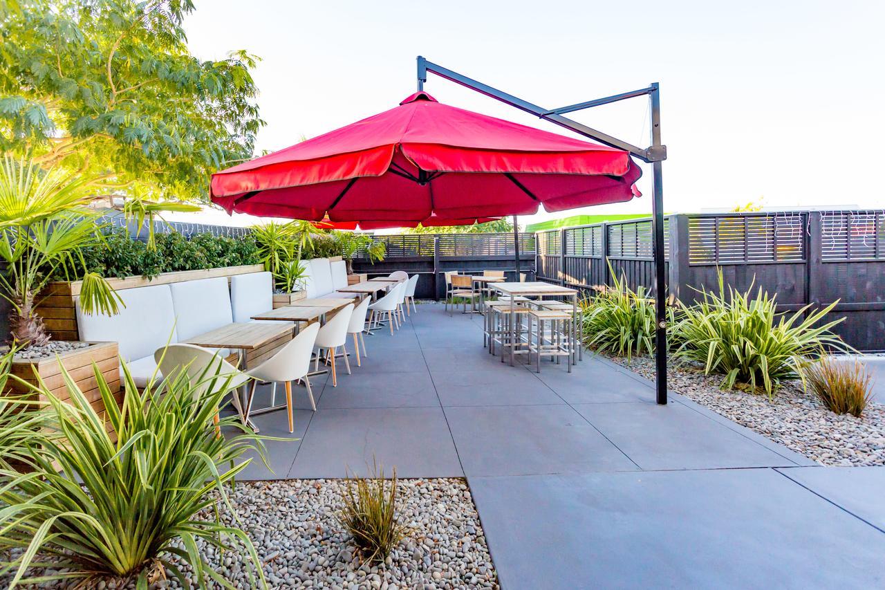 The Redwood Hotel Christchurch Exteriör bild